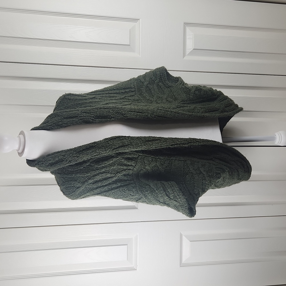 Universal Thread olive knit bat wing short sleeve cardigan size Small